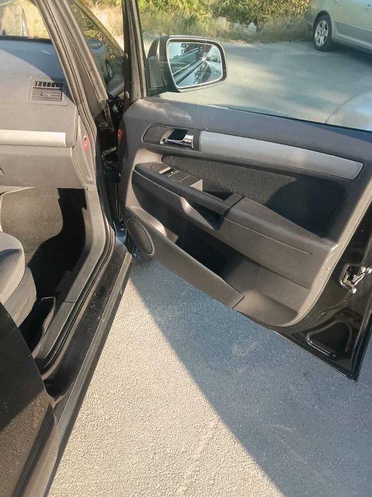 Opel Zafira — 2012 рік