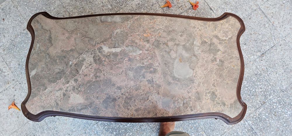 Mesa de centro com pedra