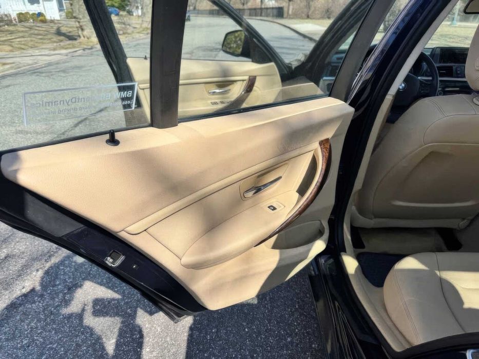 BMW 3 Series 320i xDrive      2014