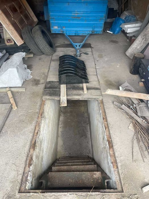 Продам гараж в кооперативі. Верхні гаражі.