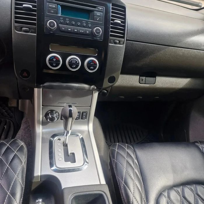 Nissan Navara automática 5 lugares 190cv