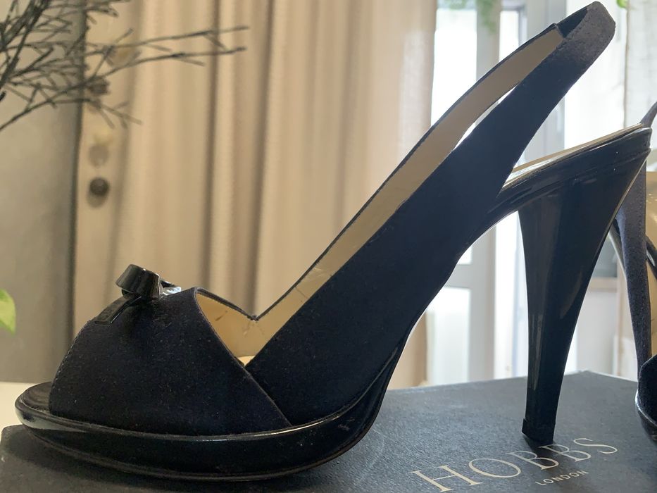 Босоніжки HOBBS. Alexandra Bow Sandal. Satin. Колір NAVY.