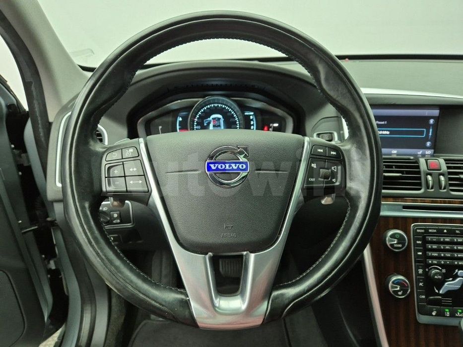 2015 Volvo XC60 2.4 D5 AWD Максимальна надійність