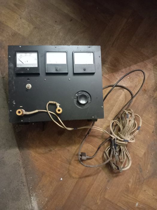 Зарядний пристрій 12в