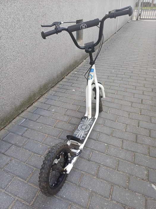 Hulajnoga HyperMotion VIVA 12 biała, pompowane koła, 2 hamulce