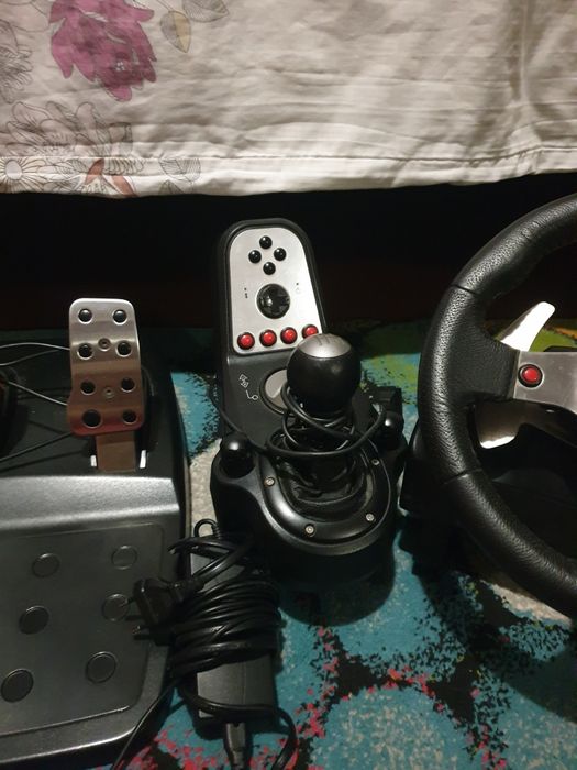 Руль Logitech g25