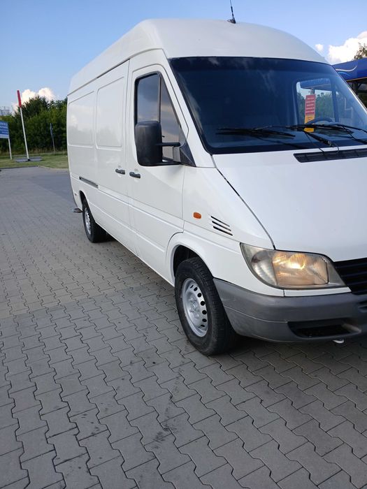 samochód dostawczy 796321412