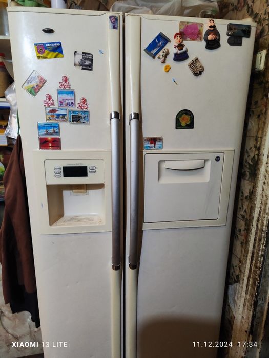 Холодильник ( LG)