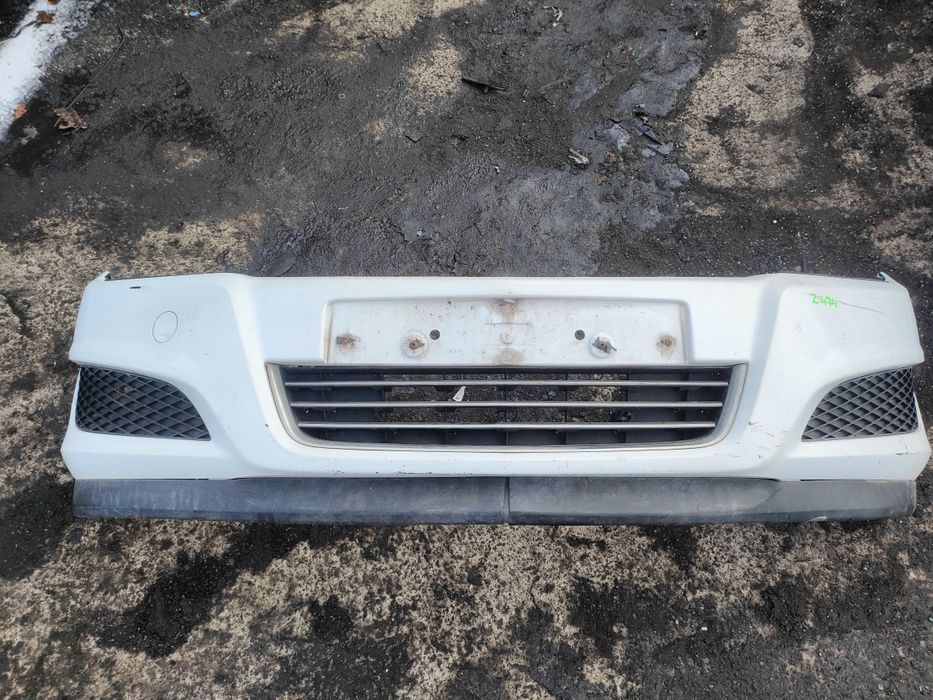 Opel Astra III H zderzak przedni biały Z474 uszkodzony