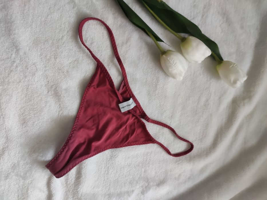 Czerwone stringi Intimissimi na walentynki L