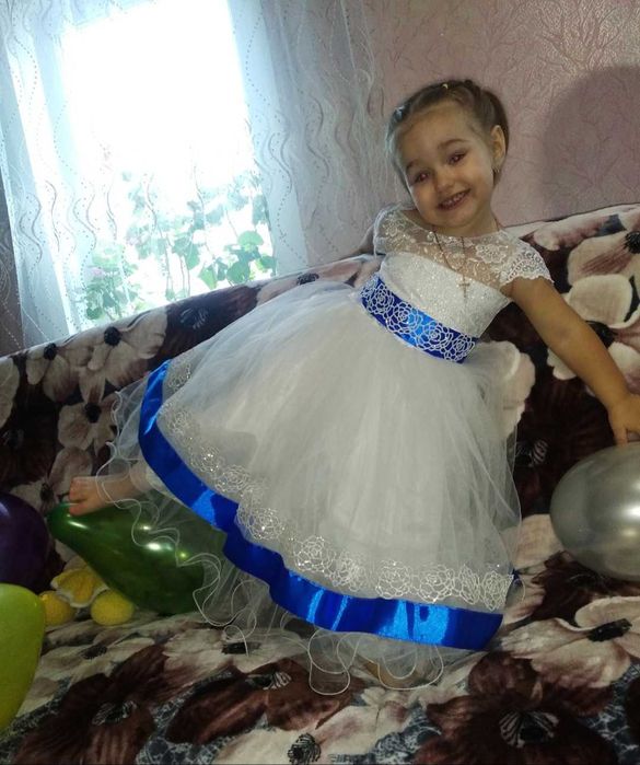 Сукня платье нарядне 2 3 роки 92 98 110 причастя  весна літо лот