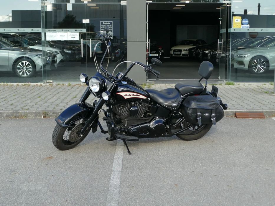 Harley-Davidson FLST