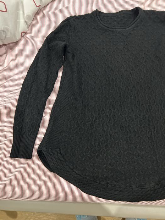 Camisola de malha cor preta