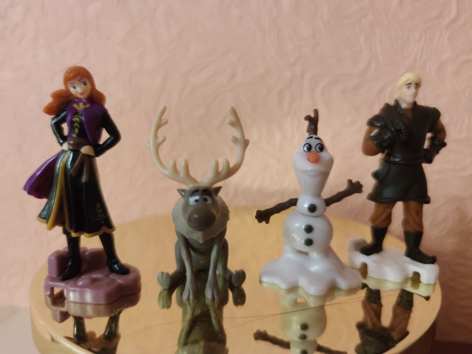 Фигурки Холодное сердце Киндер сюрприз