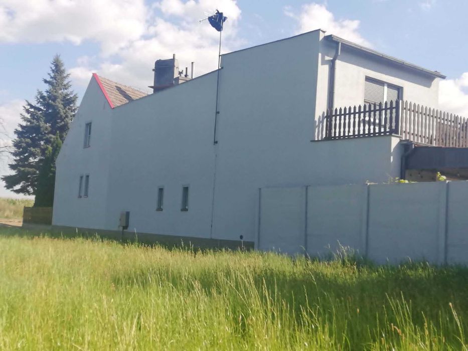 Przestronny dom wolnostojący z dużym ogrodem, w spokojnej okolicy