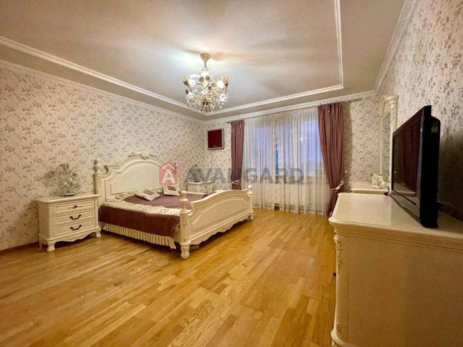 Розкішна 3-кім. квартира з видом на Дніпро, р-н Портовий