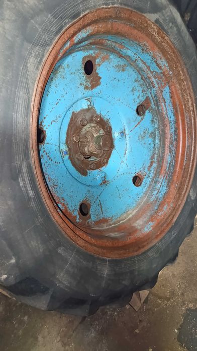 Мтз 80 на запчастини або під відновлення на 95% комплектний