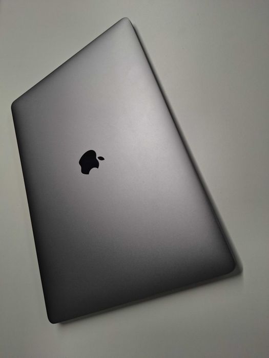 MacBook Pro 15" — i7 | 16GB RAM |  Excelente relação qualidade/preço
