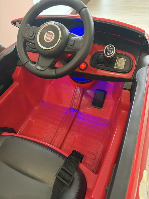 Carro FIAT elétrico para criança
