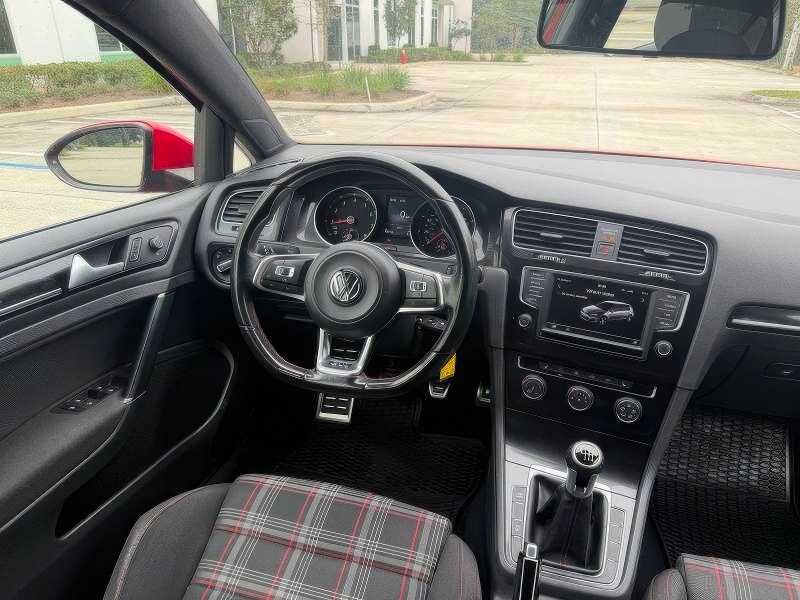2016 Volkswagen Golf GTI Autobahn