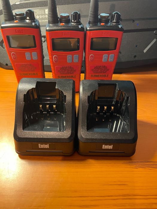 Продам радиостанцию Entel HT883 Ex