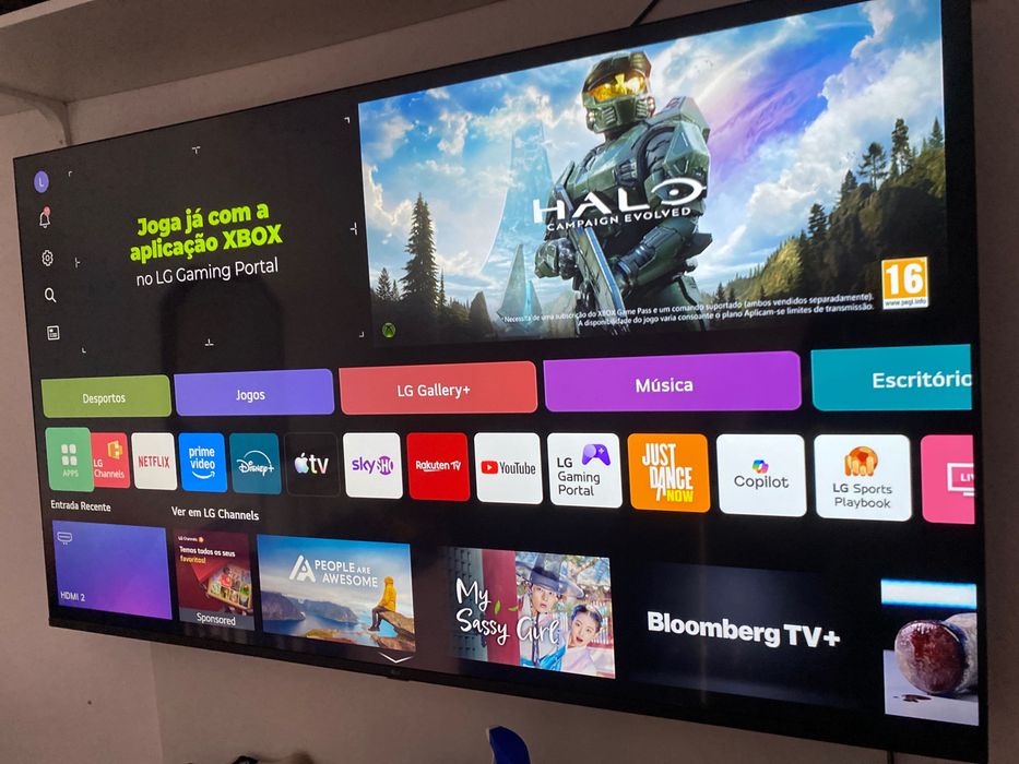 Tv 65 polegadas  LG  funcionando perfeitamente