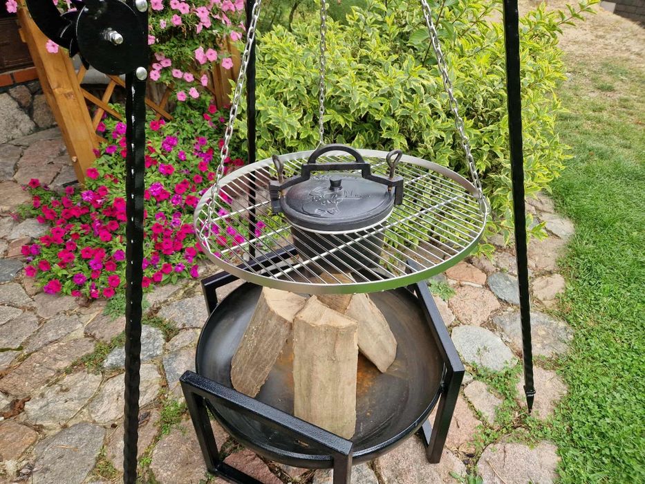 Grill ogniskowy trójnóg - kociołek