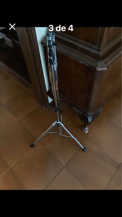 Estante para partitura, excelente estado, solida  e muito estavel64585193762049122