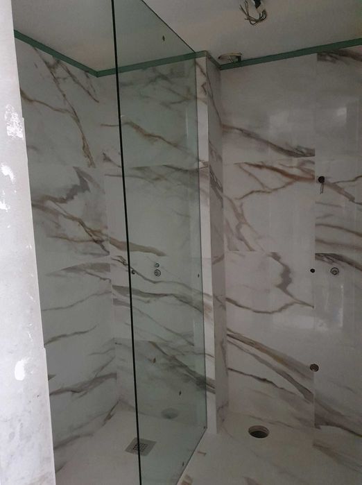 Vidros Temperados, Laminados, Espelhos, Cabines de Duches, Caixilharia