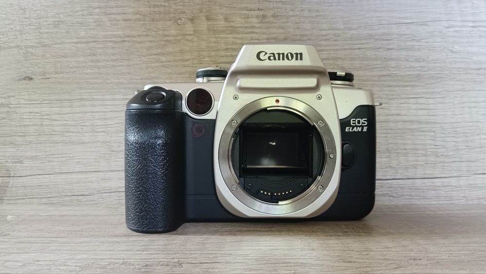 Canon EOS Elan IIE Made in Japan. Плівкова камера