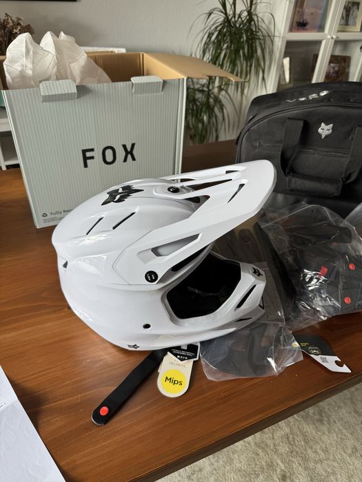 Capacete FOX V3 RS carbon white novo 2026