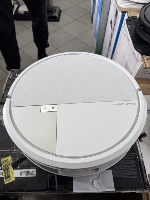 iRobot Roomba Combo® MAX 705 ze stacją dokującą AutoWash – biały