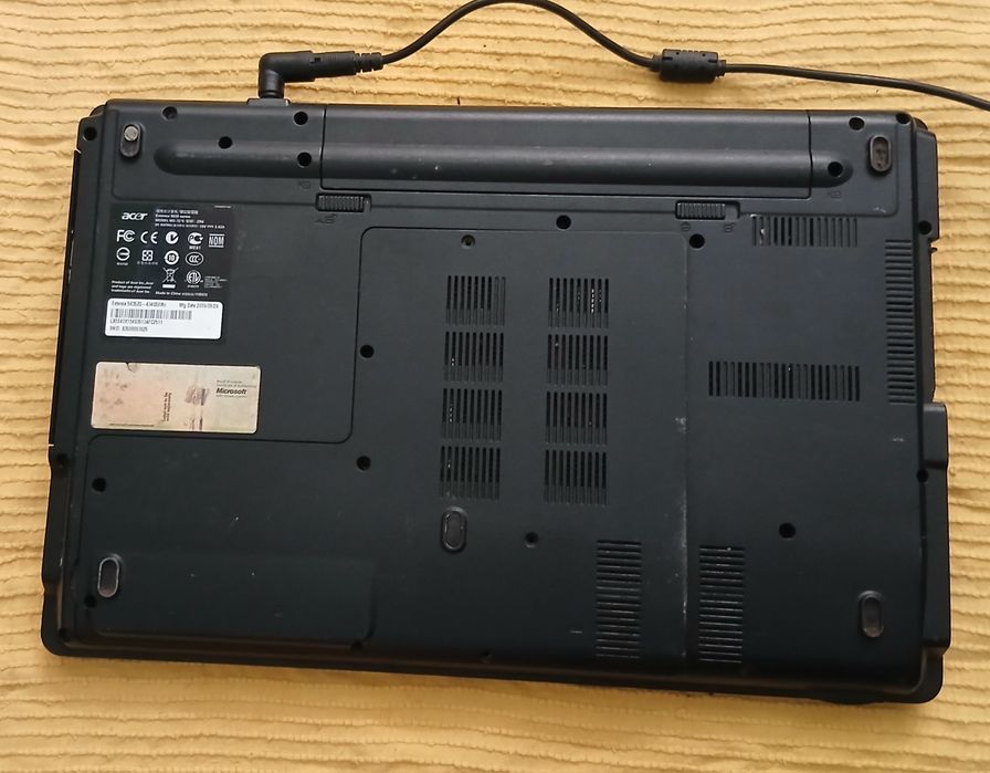 Portatil Acer ZR6 para Arranjo ou peças não da sinal sem Carregador