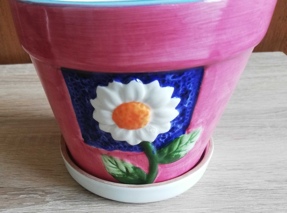 Doniczka ceramiczna  z podstawką .