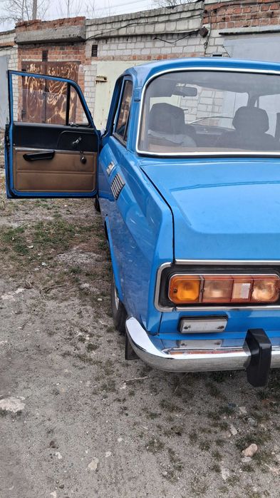 Продам автомобиль МОСКВИЧ 2140экспорт