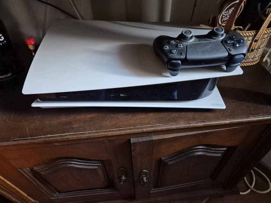 Vendo usada poucas vezes Playstation 5