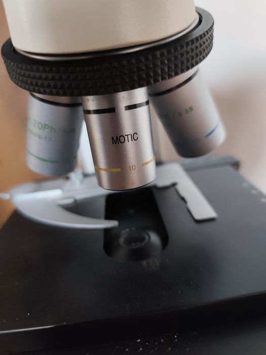 Mikroskop Motic B3 elite trino