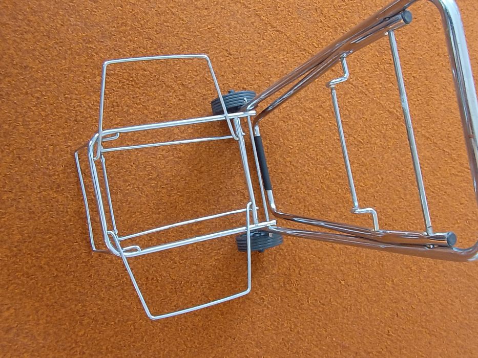 Wózek metalowy na kółeczkach