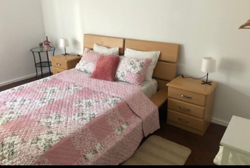 Alugo quarto para casal