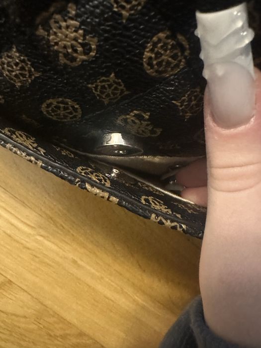 Продаю сумку GUESS