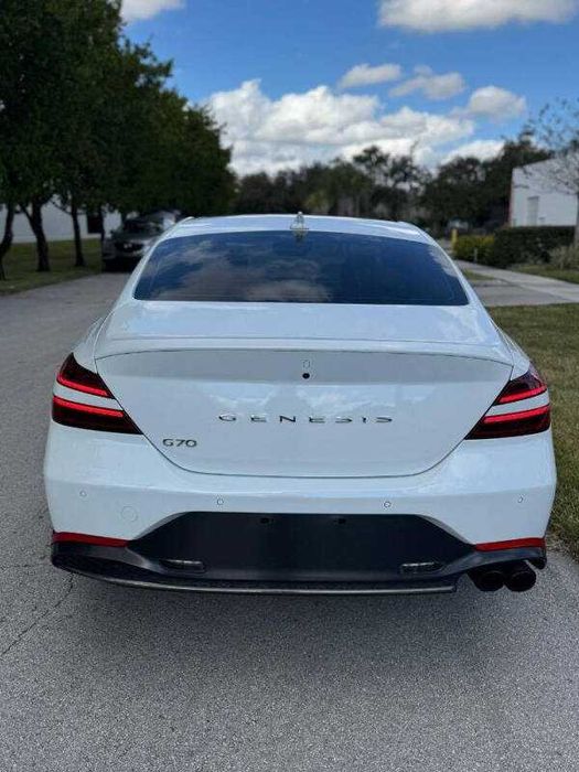 2023 Genesis G70