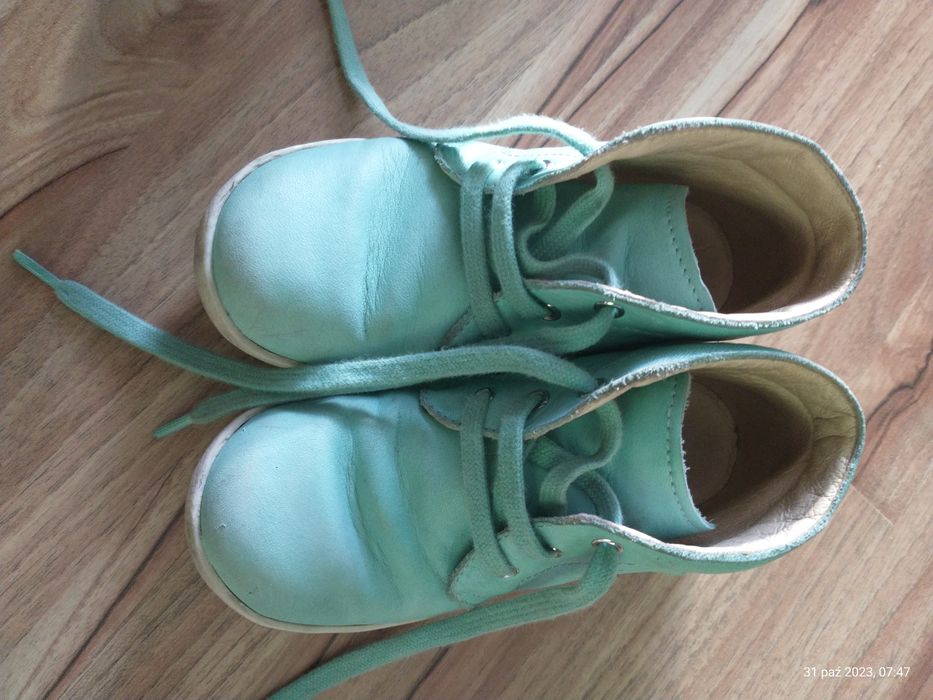 Skurzane buty , rozmiar 26