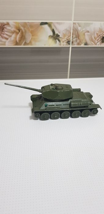 Модель советского танка Т-34, ретро,колекционный,80-их. годов.