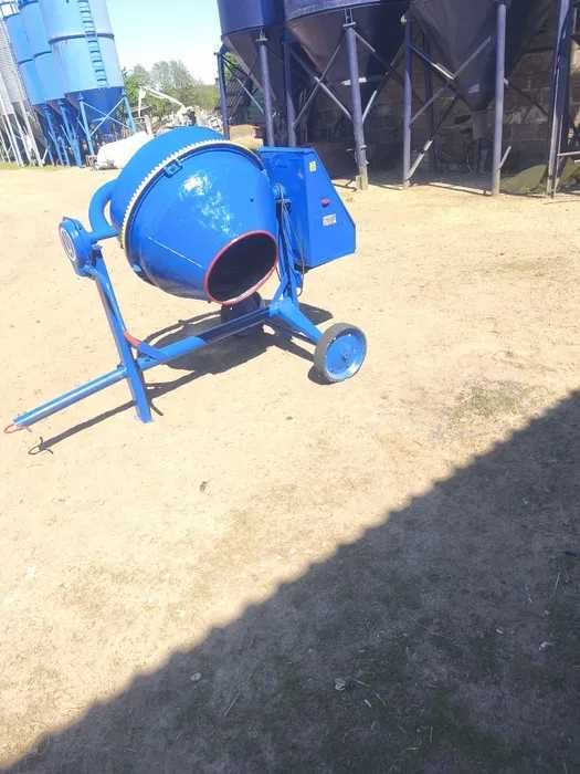 Betoniarka Agro-Wikt 230 vat