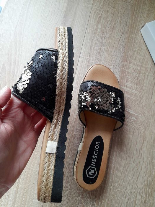 Klapki cekinowe roz. 38 - Neścior