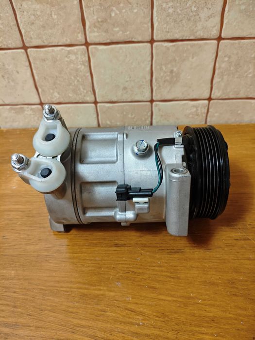 Kompresor Sprężarka Klimatyzacji NRF 32816 Volvo Ford Mazda 1.6