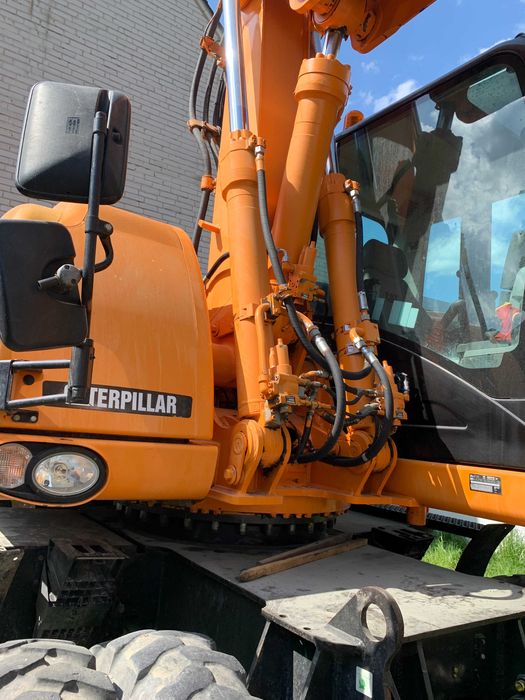 Sprzedam koparkę kołową CAT M316 D z 2011 roku