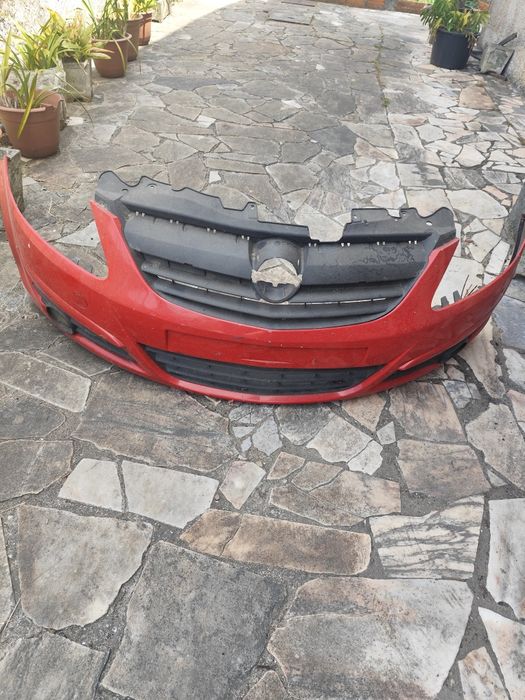 Vendo parachoque de Opel corsa D ano 2007 a 2010 com faróis de nevoeiro.