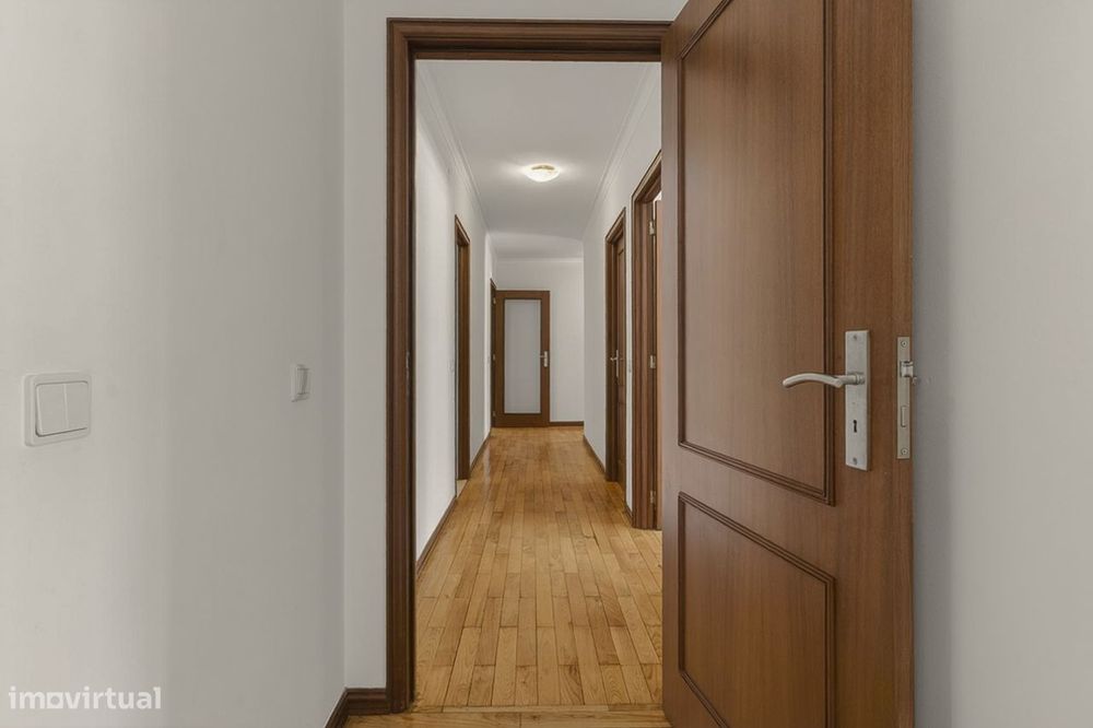 Exclusivo Apartamento T5 com 200 m²  Centro de Mafamude, V.N. Gaia