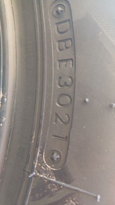 235 75 15 Bridgestone Blizzak DM-V 2